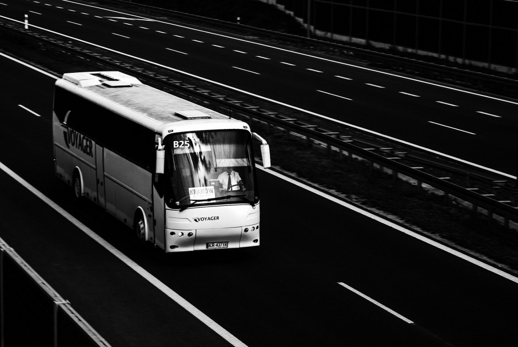 bus-887362_1920